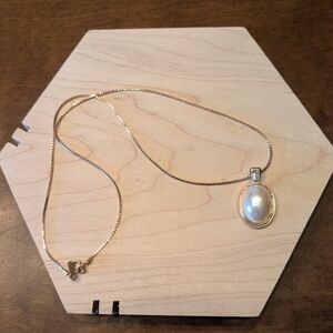 Avon Vintage Gold Tone Jeweled Classics Pendant Necklace